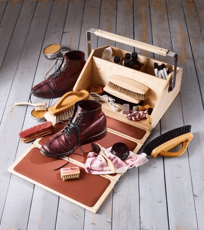 Schuhputzkiste ausklappbar