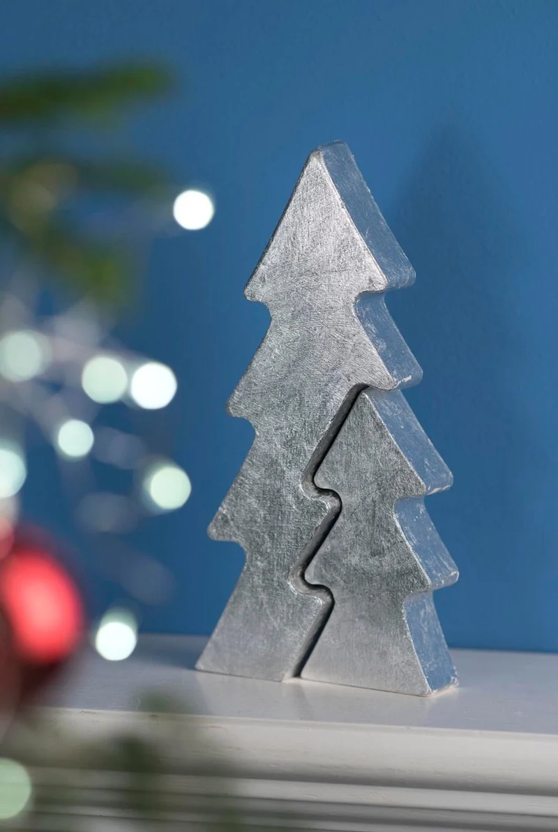 Gießform Tannenbaum 14 x 29 cm | Flexible Weihnachts-Gießform aus PE/LDPE | Für Beton, Gießmasse, Wachs, Seife & Schokolade | Lebensmittelecht