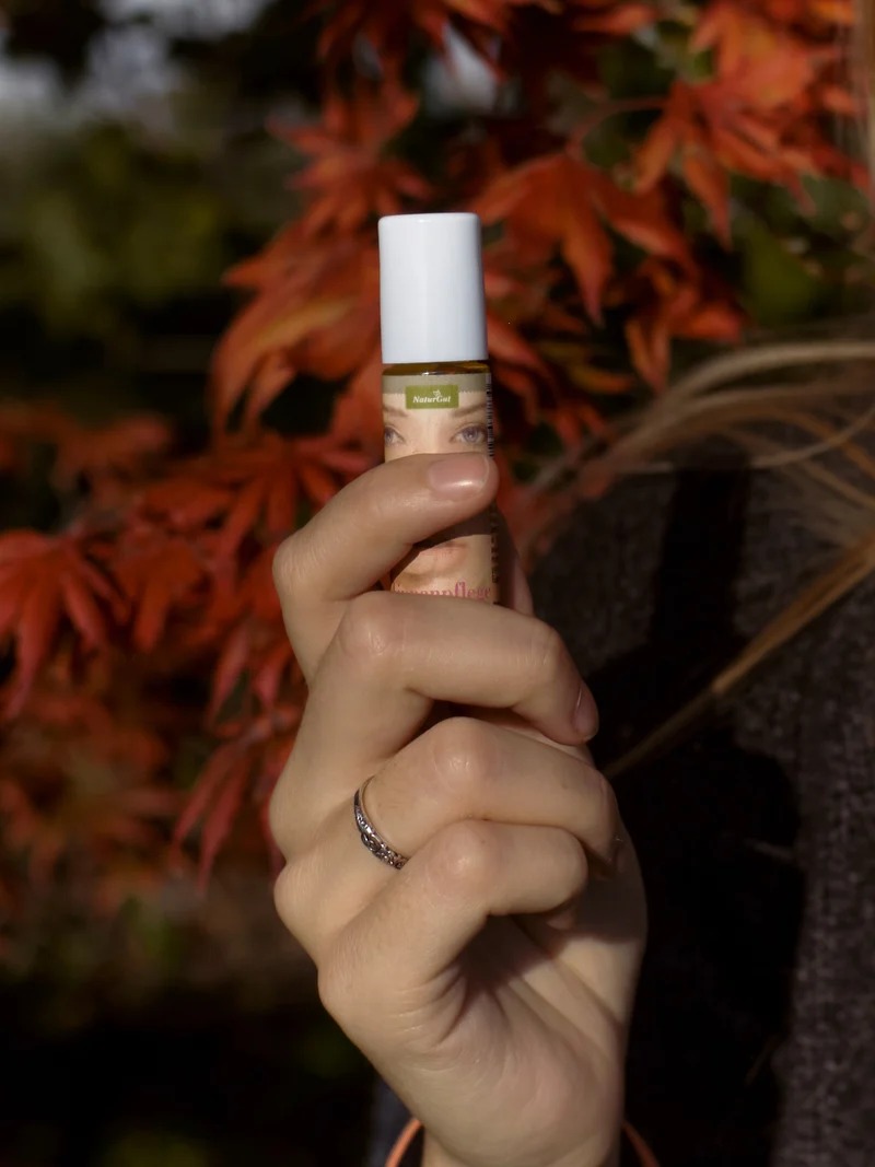 Lippenpflege Roll-On 10 ml | Lippenöl mit Bio-Nachtkerzenöl, Jojobaöl, Mandelöl & Vitamin E | Mit Sanddorn- und Pfefferminzöl | Ohne Alkohol & Farbstoffe