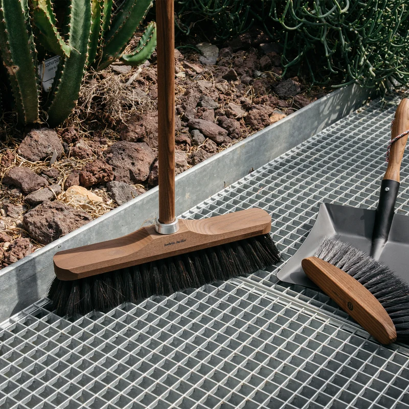 Soft fibres ashwood broom