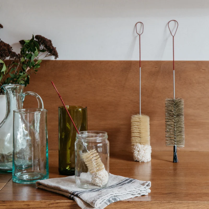 Wine carafe brush