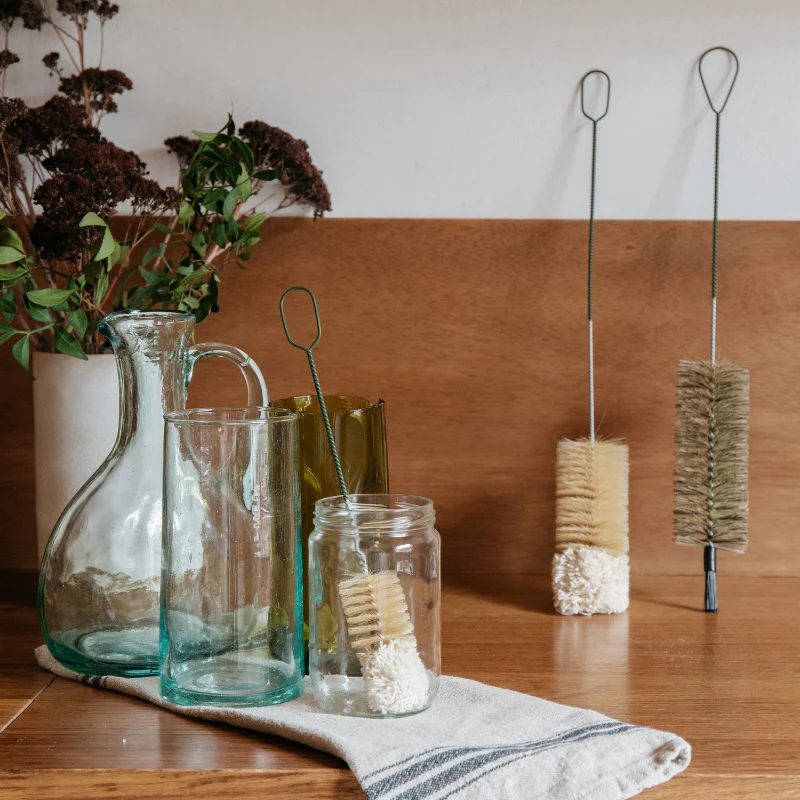 Wine carafe brush