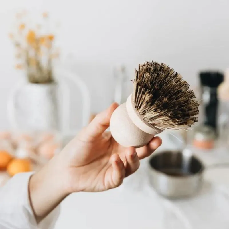 Pan brush