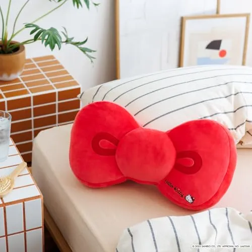 Hello Kitty Fluffy Ribbon Cushion Book