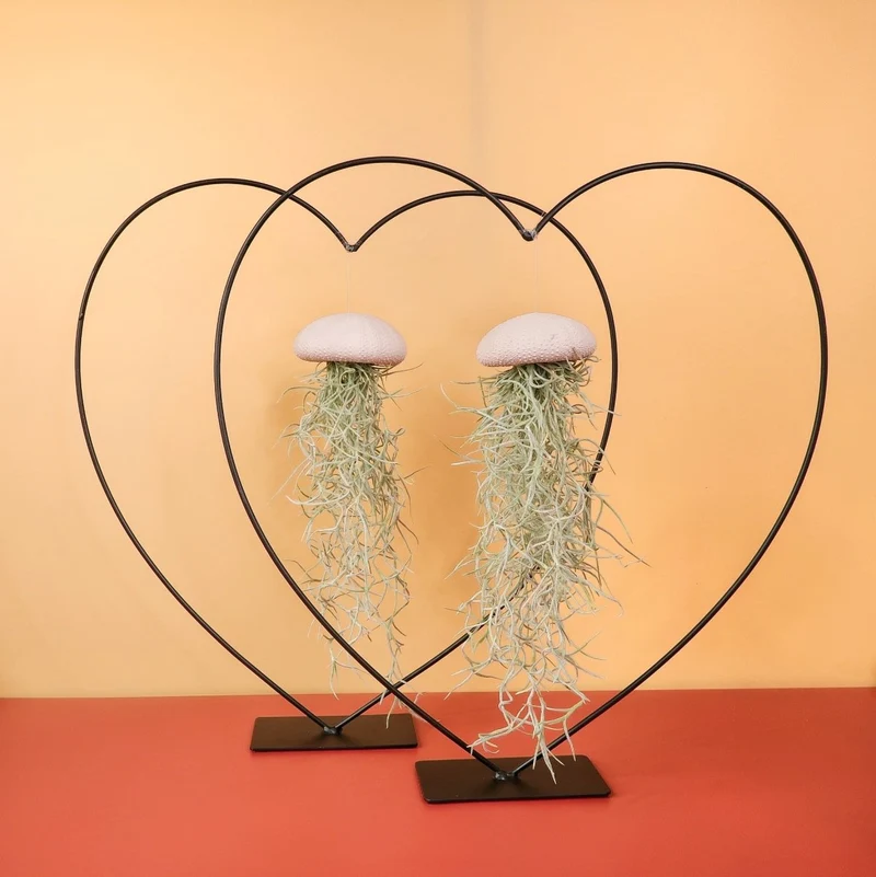 AIRPLANT HOLDER - HEART BLACK