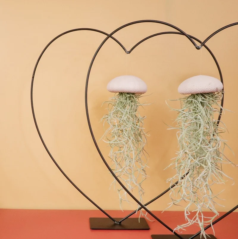 AIRPLANT HOLDER - HEART BLACK