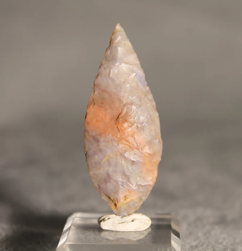 Neolithic Multicolour Agate Flint Leaf-Shaped Arrowhead – 4.9 cm | Ténéré, Mali